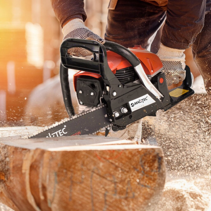 Цепная бензопила Maltec пила с 2-тактным двигателем для обрезки деревьев и веток (1 цепь и 1 шина 40 см)