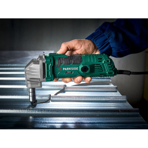 Мережеві вирубні ножиці по металу Parkside Електроножиці для робіт із листового металу товщиною до 2.5 мм